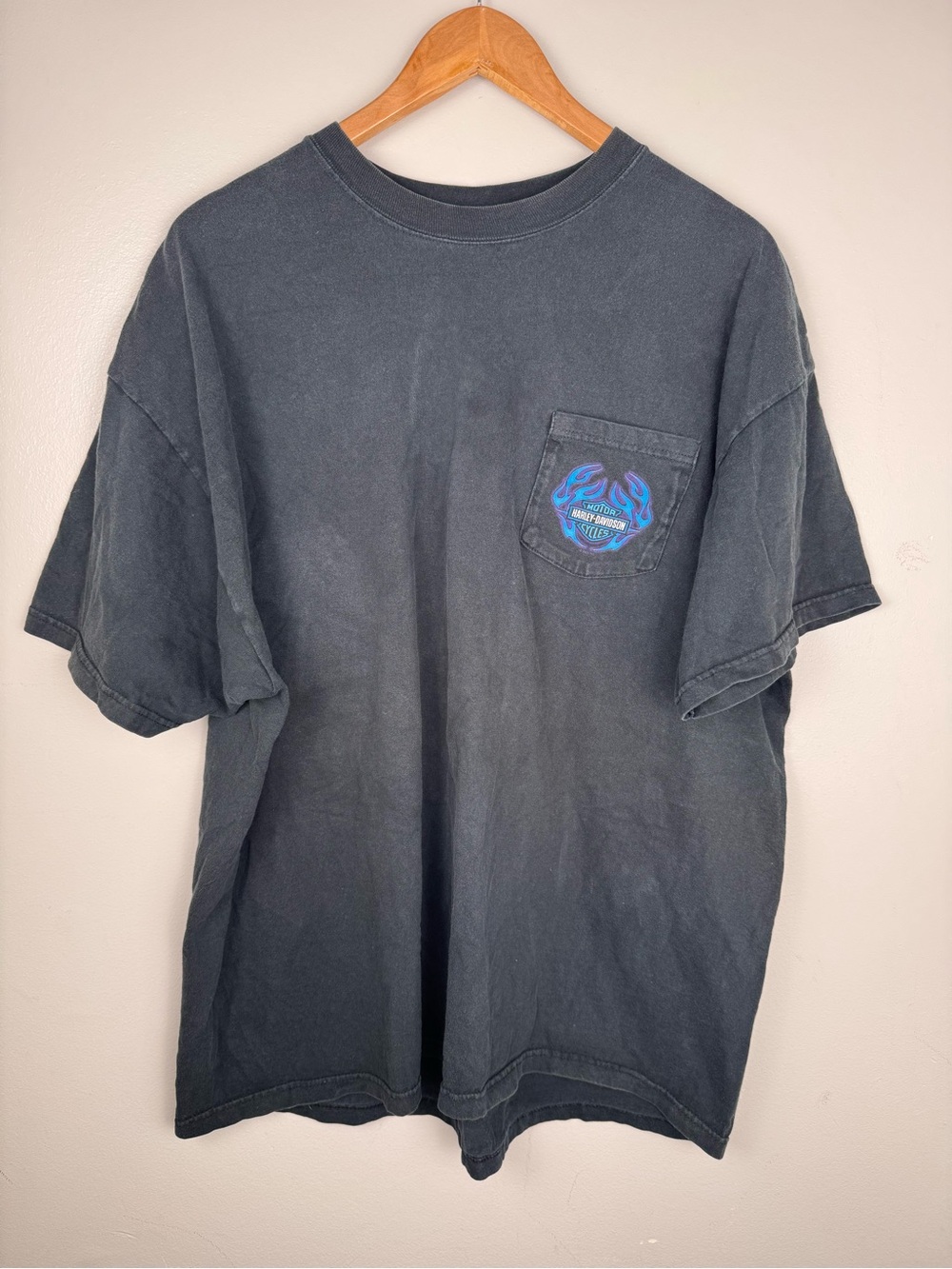 Harley Davidson 2000s T-Shirt 2XL Front Pocket Blue flames Burlington, NC